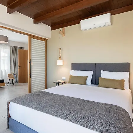 Theros Hotel