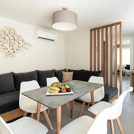 Theros Hotel 3*